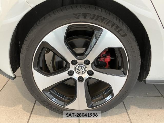 VolksWagen GOLF GTI 2015-03 7730708-18