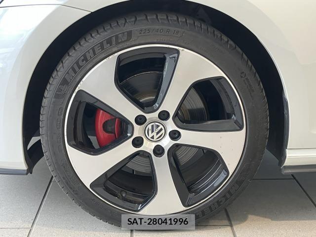 VolksWagen GOLF GTI 2015-03 7730708-20