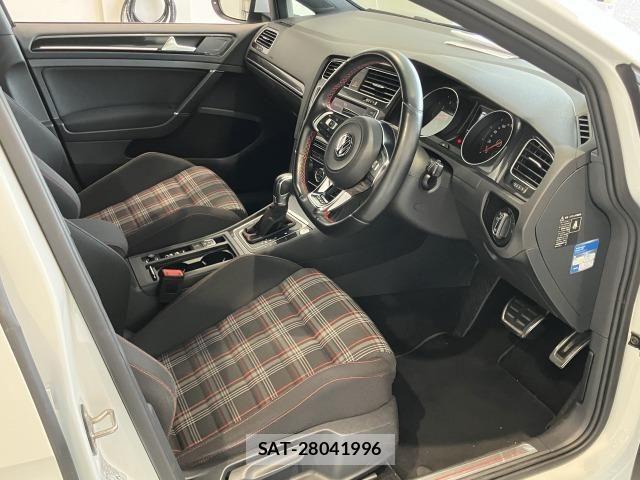 VolksWagen GOLF GTI 2015-03 7730708-28