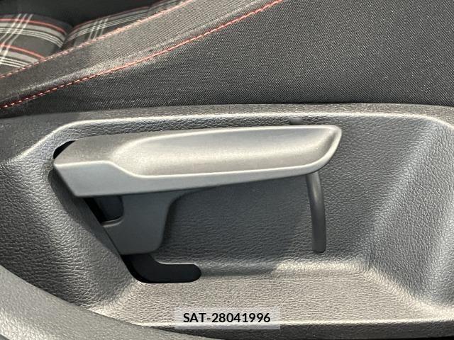 VolksWagen GOLF GTI 2015-03 7730708-29