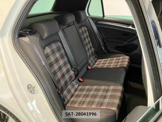 VolksWagen GOLF GTI 2015-03 7730708-8