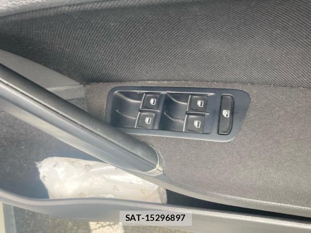 VolksWagen GOLF GTI 2015-01 7730706-11