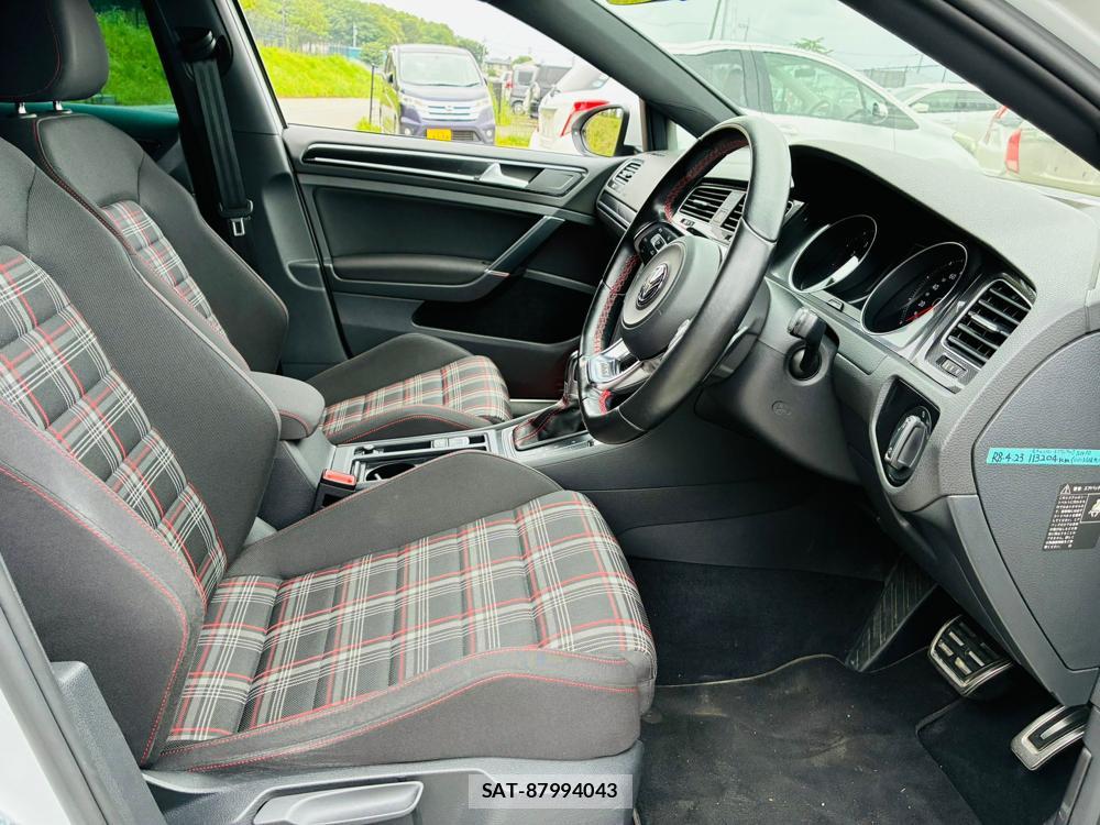 VolksWagen GOLF GTI 2016-11 7360470-11