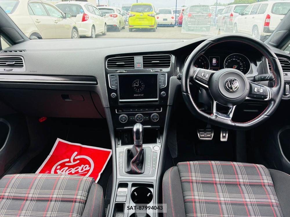 VolksWagen GOLF GTI 2016-11 7360470-12
