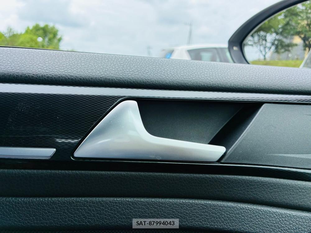 VolksWagen GOLF GTI 2016-11 7360470-22