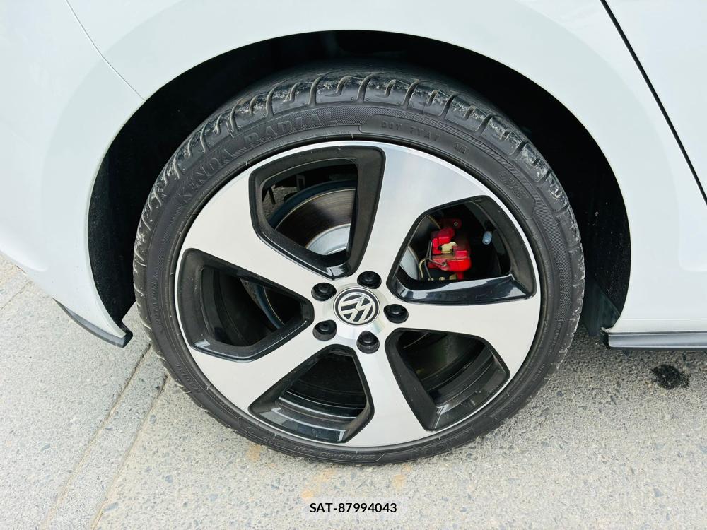 VolksWagen GOLF GTI 2016-11 7360470-27