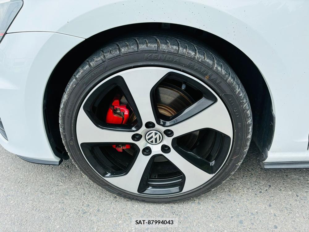 VolksWagen GOLF GTI 2016-11 7360470-29