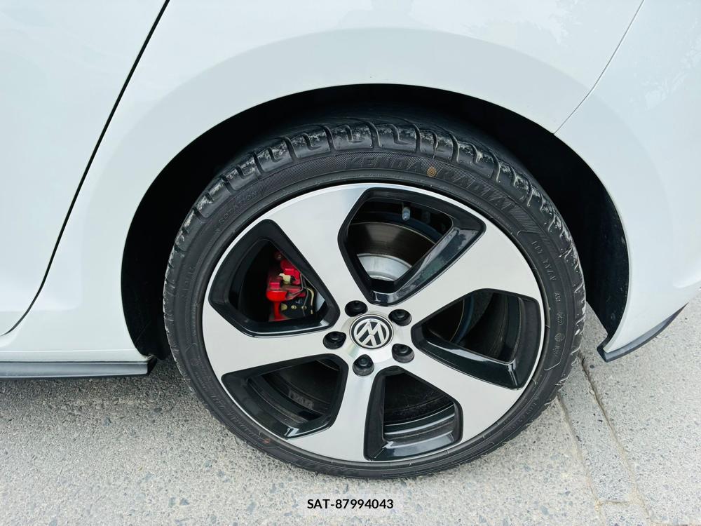 VolksWagen GOLF GTI 2016-11 7360470-30