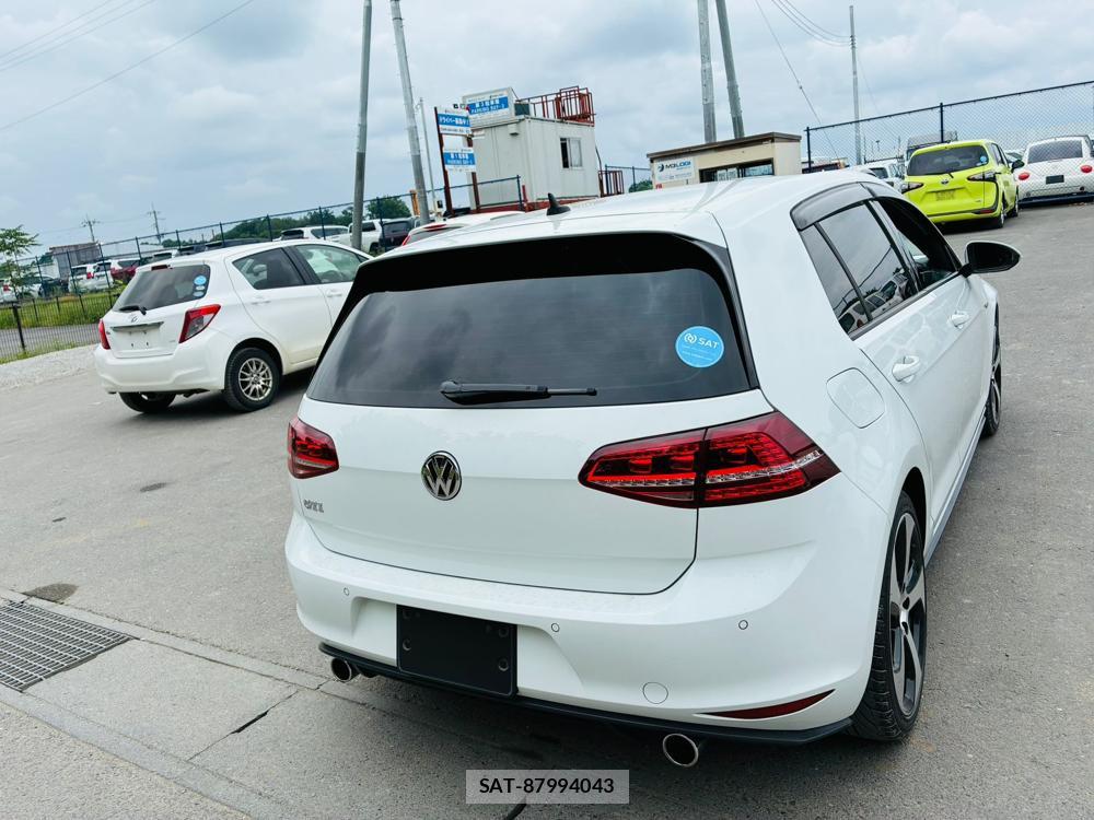 VolksWagen GOLF GTI 2016-11 7360470-4