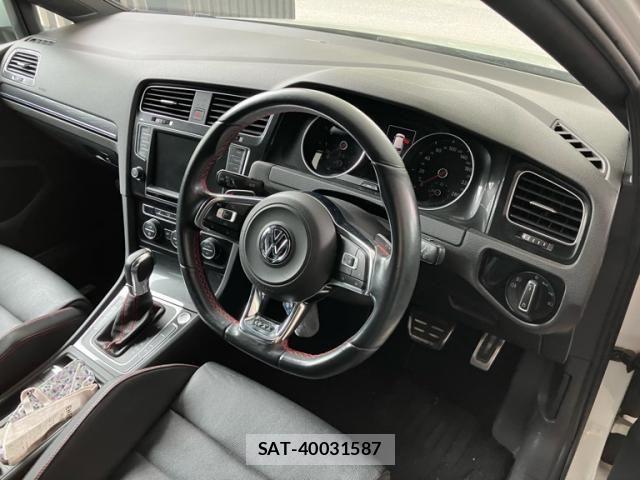 VolksWagen GOLF GTI 2014-04 7903627-11