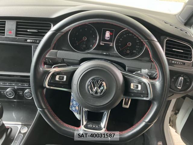 VolksWagen GOLF GTI 2014-04 7903627-12