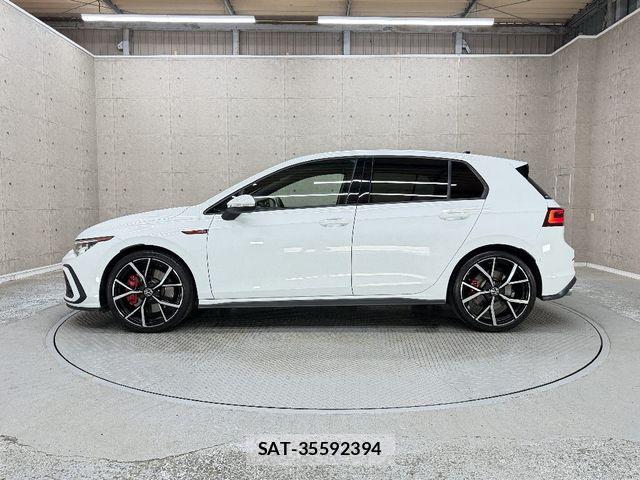 VolksWagen GOLF GTI 2022-01 7964386-9