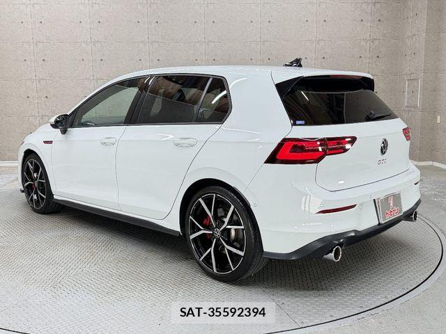 VolksWagen GOLF GTI 2022-01 7964386-10
