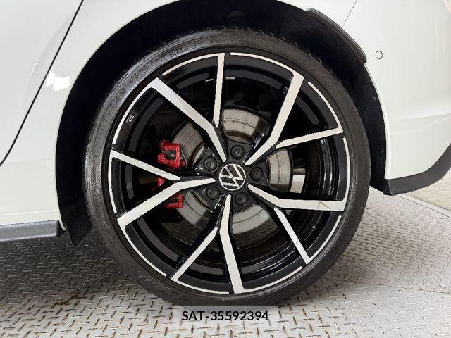 VolksWagen GOLF GTI 2022-01 7964386-17