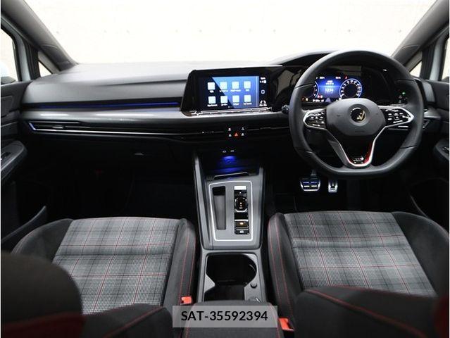 VolksWagen GOLF GTI 2022-01 7964386-2