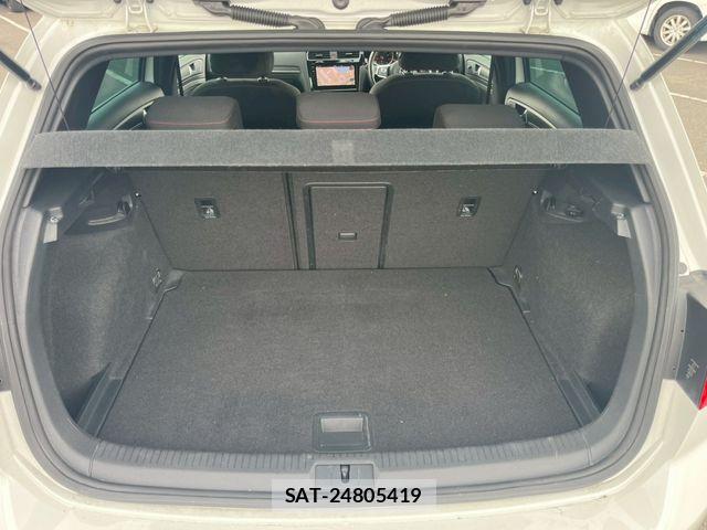 VolksWagen GOLF GTI 2017-05 7981567-10
