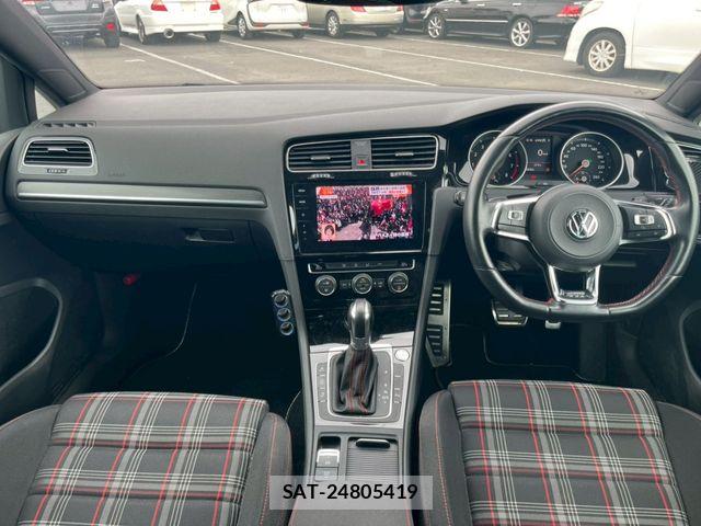 VolksWagen GOLF GTI 2017-05 7981567-14