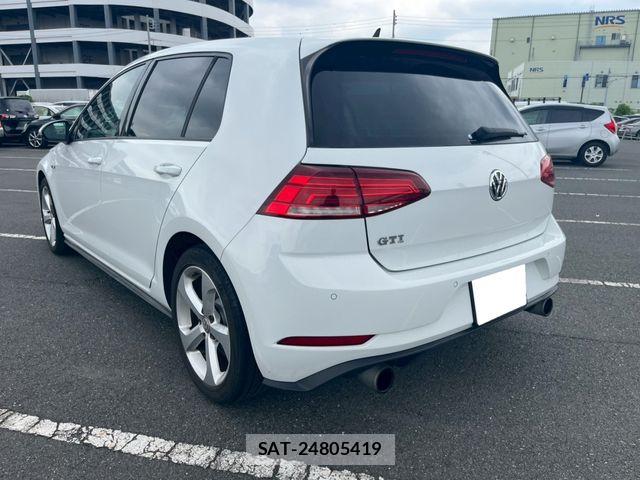 VolksWagen GOLF GTI 2017-05 7981567-2