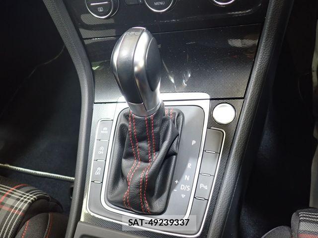 VolksWagen GOLF GTI 2015-11 8076133-14