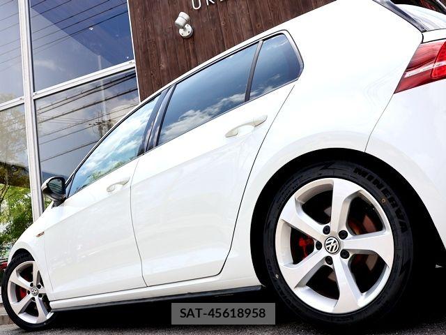 VolksWagen GOLF GTI 2015-11 8211008-12