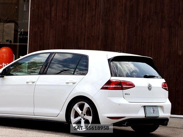 VolksWagen GOLF GTI 2015-11 8211008-13