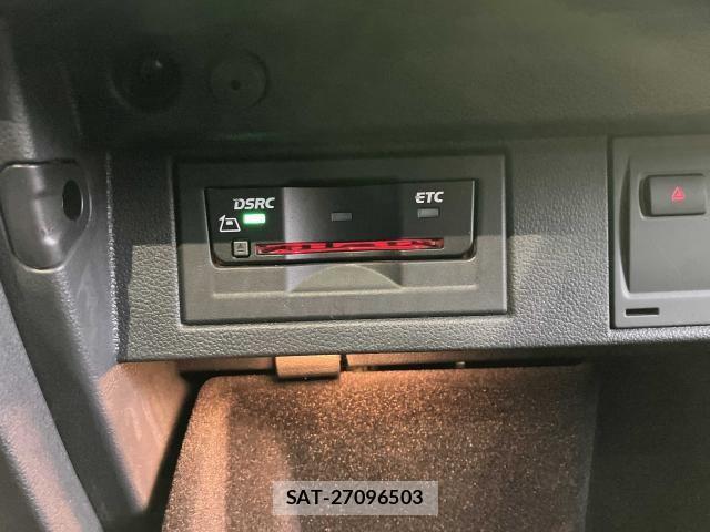 VolksWagen GOLF GTI 2017-08 8232402-10
