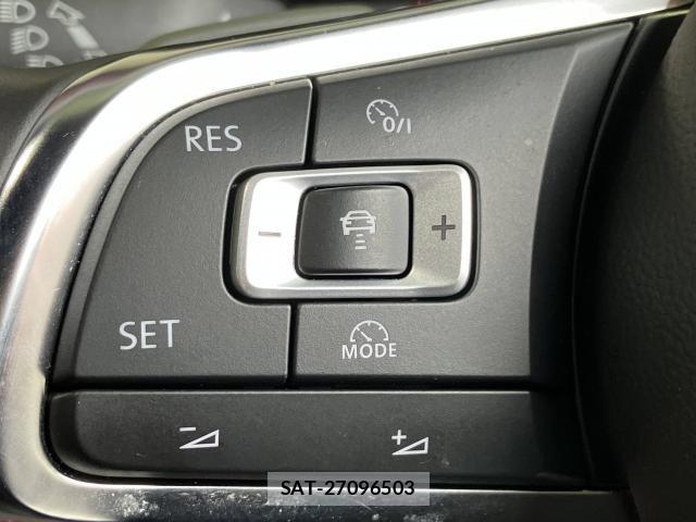 VolksWagen GOLF GTI 2017-08 8232402-17