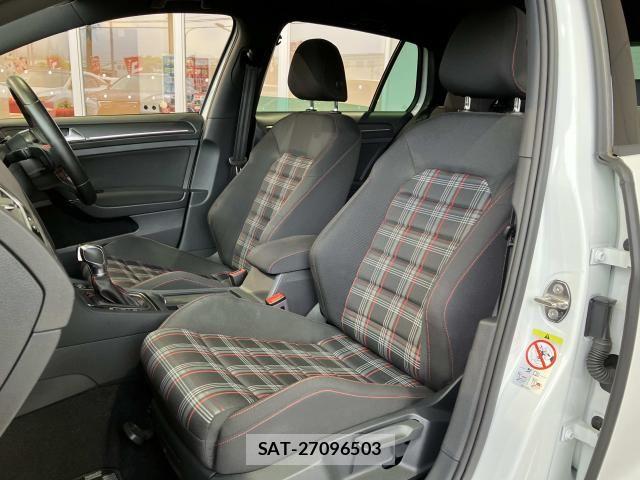 VolksWagen GOLF GTI 2017-08 8232402-18