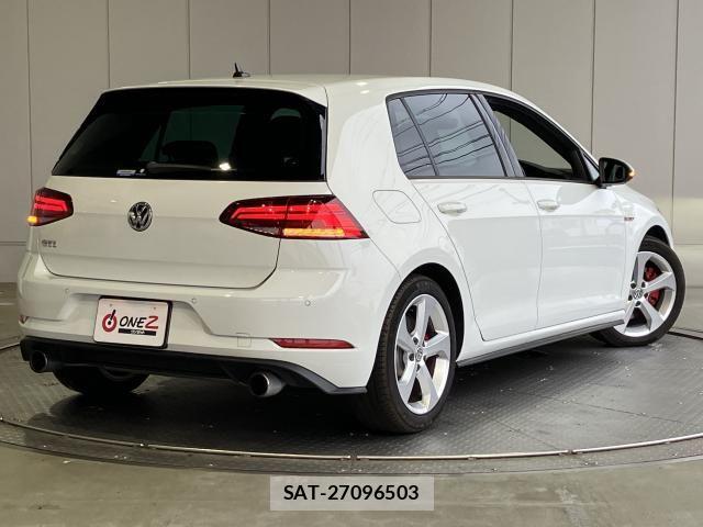 VolksWagen GOLF GTI 2017-08 8232402-26