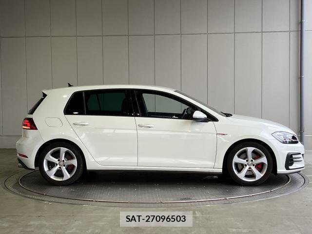 VolksWagen GOLF GTI 2017-08 8232402-29
