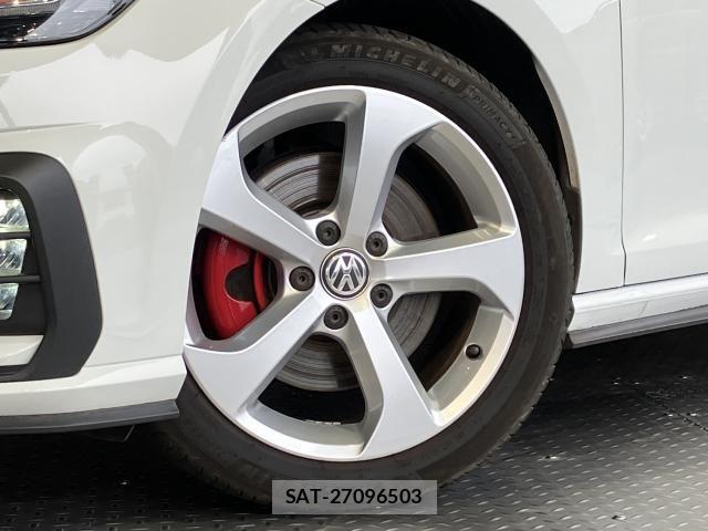 VolksWagen GOLF GTI 2017-08 8232402-3