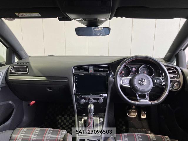 VolksWagen GOLF GTI 2017-08 8232402-5