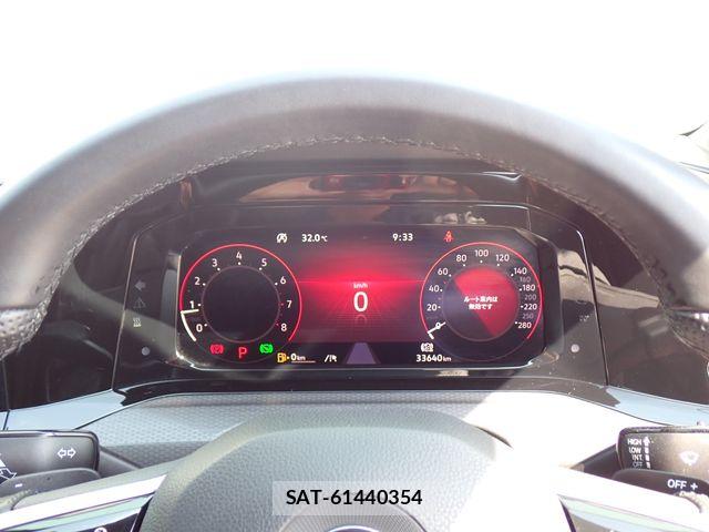 VolksWagen GOLF GTI 2022-01 8318069-11