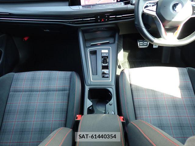 VolksWagen GOLF GTI 2022-01 8318069-23