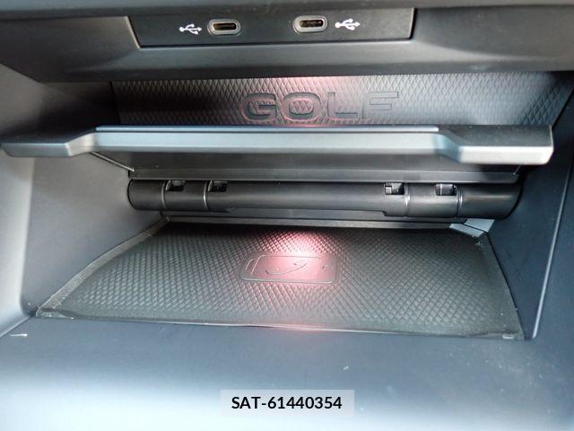 VolksWagen GOLF GTI 2022-01 8318069-25