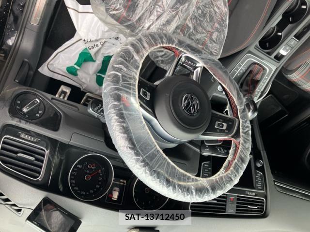VolksWagen GOLF GTI 2014-10 8318075-13