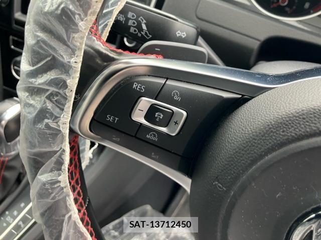 VolksWagen GOLF GTI 2014-10 8318075-15
