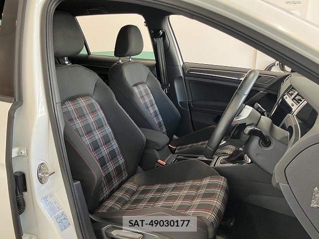 VolksWagen GOLF GTI 2018-09 8318070-9