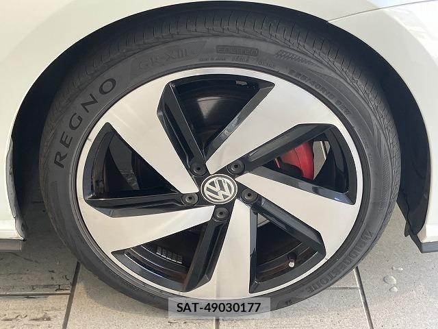 VolksWagen GOLF GTI 2018-09 8318070-19
