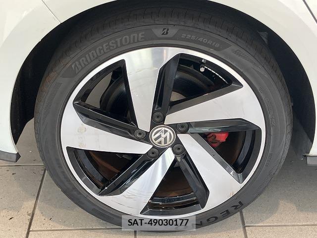 VolksWagen GOLF GTI 2018-09 8318070-20