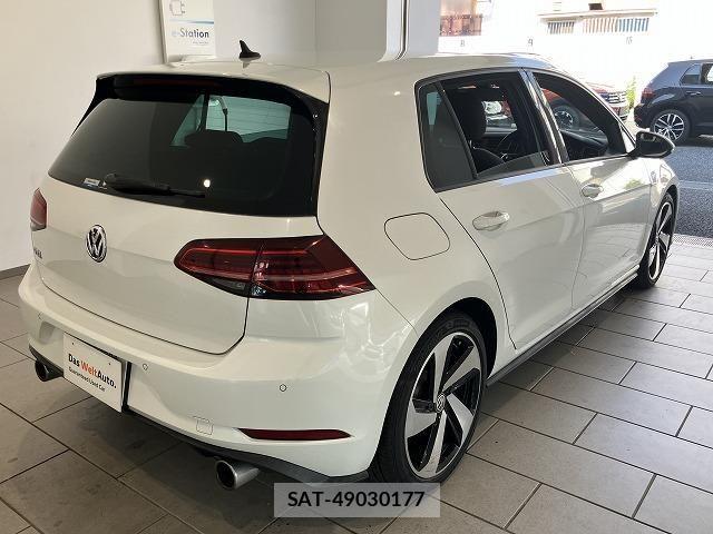 VolksWagen GOLF GTI 2018-09 8318070-2