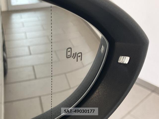 VolksWagen GOLF GTI 2018-09 8318070-4