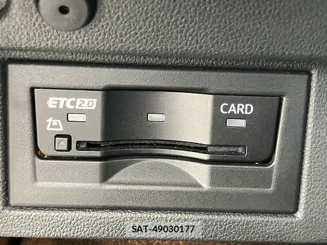 VolksWagen GOLF GTI 2018-09 8318070-5