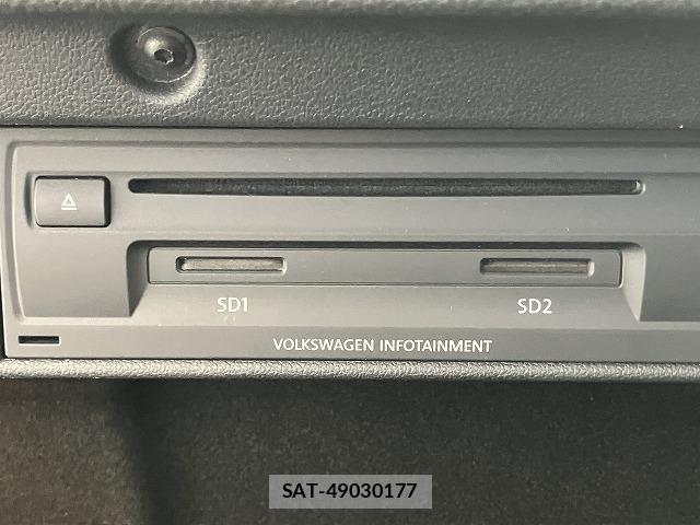 VolksWagen GOLF GTI 2018-09 8318070-6