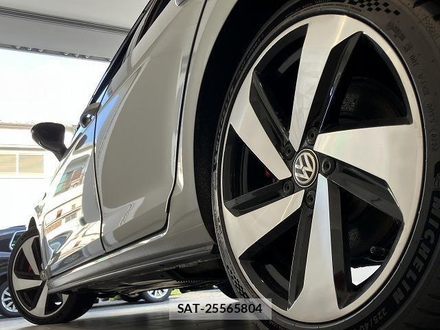 VolksWagen GOLF GTI 2018-05 8318071-9