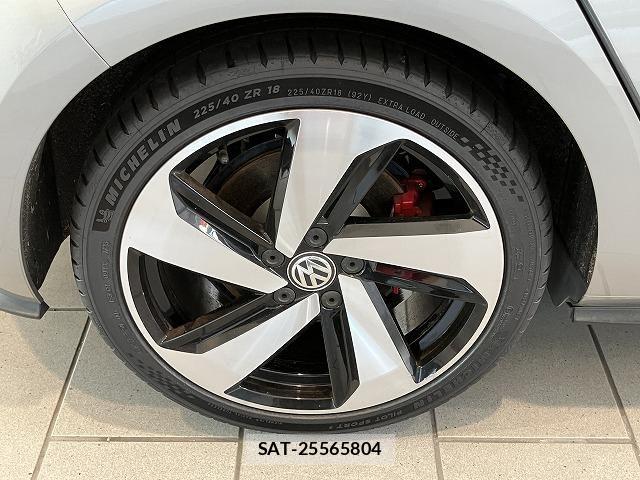 VolksWagen GOLF GTI 2018-05 8318071-10