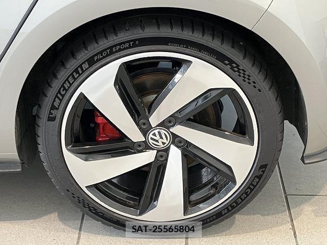 VolksWagen GOLF GTI 2018-05 8318071-12