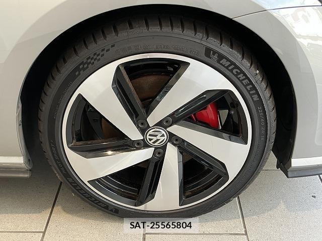 VolksWagen GOLF GTI 2018-05 8318071-13