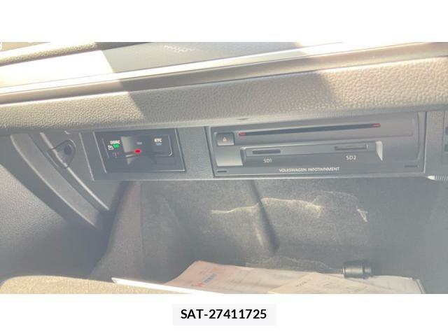 VolksWagen GOLF GTI 2017-10 8369733-17