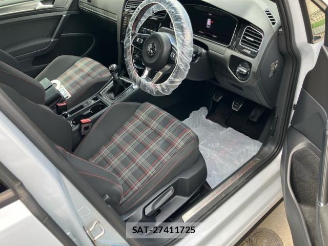 VolksWagen GOLF GTI 2017-10 8369733-3